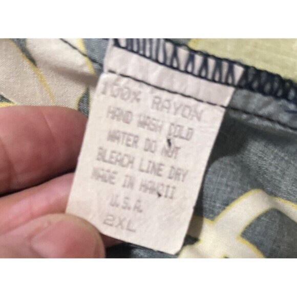 Hilo Hattie Mens Shirt 2XL The Hawaiian Original Tropical Yellow Green Rayon - Picture 8 of 8